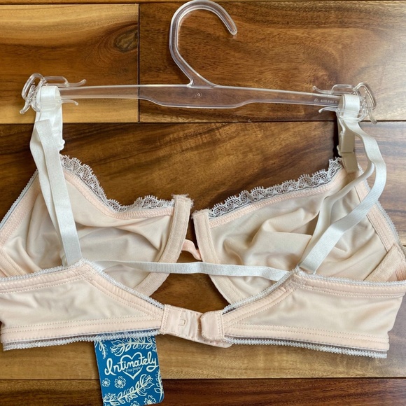 Intimately by Free People Peach Cloud Bra NWT in Size 32C - Picture 3 of 3